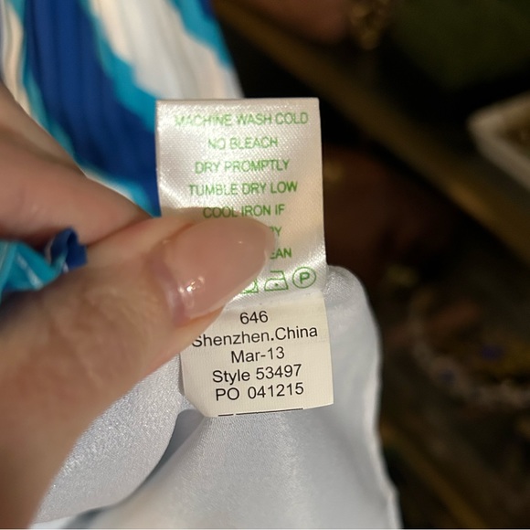 Lilly Pulitzer Crowley Dress in Resort White Sail Stripe - Medium - wear 3 ways - Picture 7 of 7